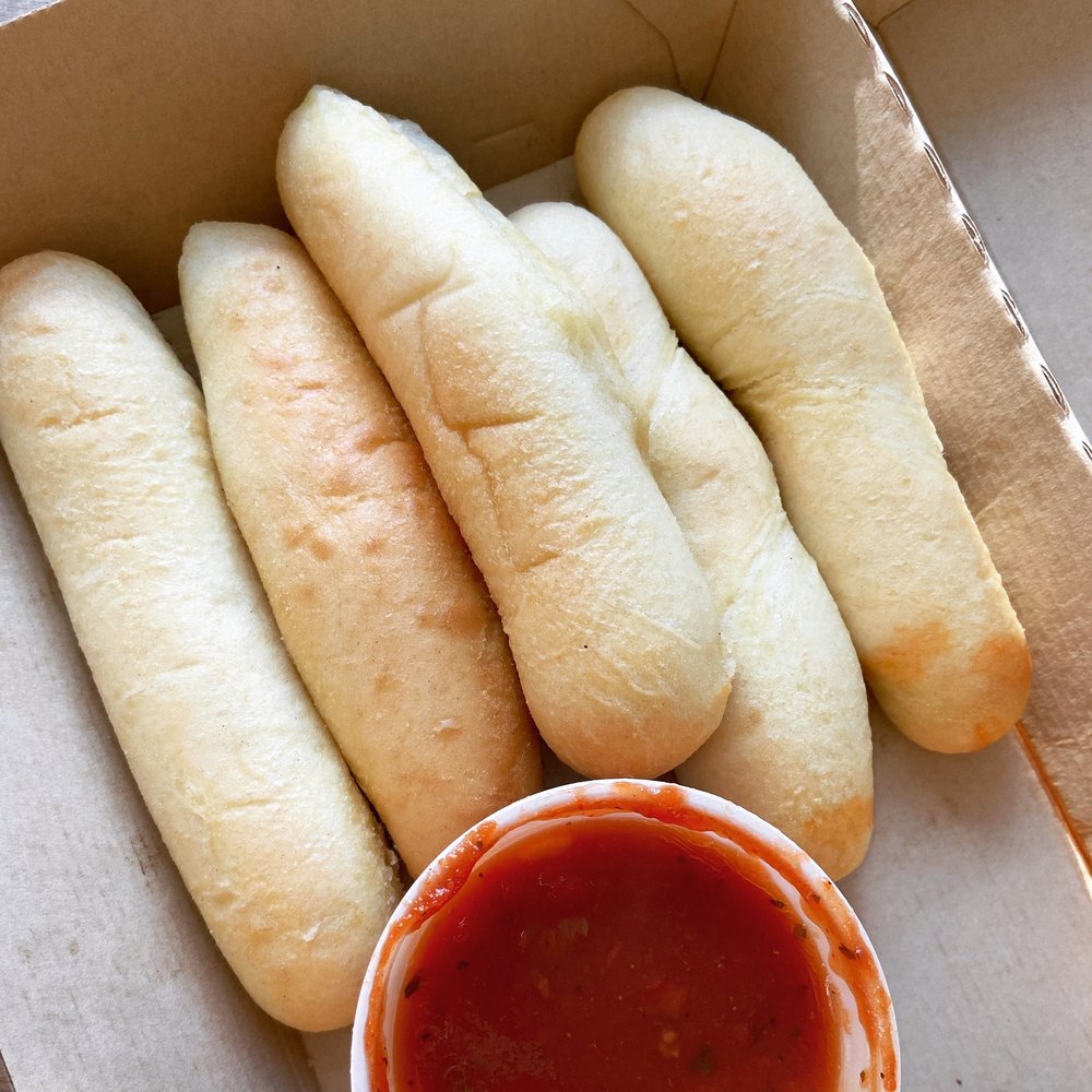 CHARLEY’S PLACE Updated September 2024 11 Reviews 114 W Main St