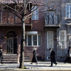 Tours by Frieda - Streets of Hasidic Williamsburg