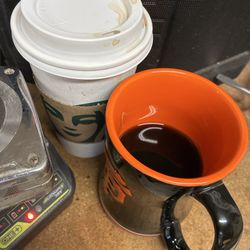 Starbucks - Featured Dark Roast - Starbucks 1971 Roast hard at work