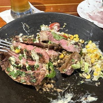 Montsweag Restaurant - Sirloin salad with corn, rice and some other veggies. Very nice. Light lunch - American Near Me - Woolwich, Maine