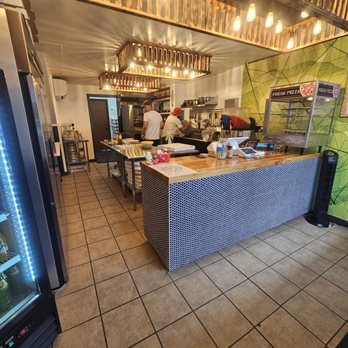 Hopohni - Inside - Pizza Near Me - Urban Honolulu, Hawaii