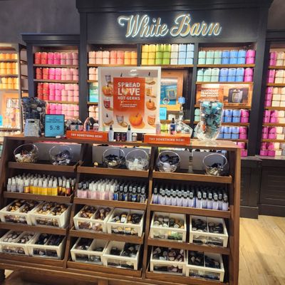 BATH & BODY WORKS - Updated July 2025 - 53 Photos & 22 Reviews - Space ...