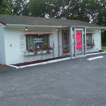 Felicia's Little Diner - Diners Near Me - Walden, New York