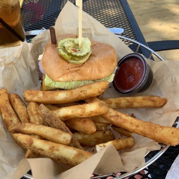 Captains Quarters Riverside Grille - Harrods Burger - Seafood Near Me - Prospect, Kentucky