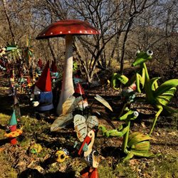 The Zoo...Groovy Metal Yard Art - Art