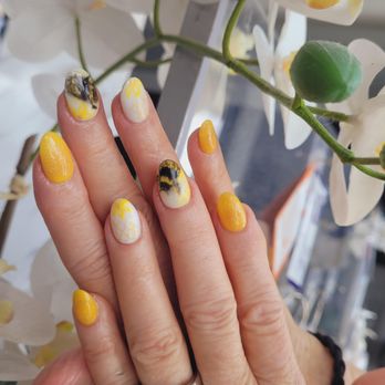 Venice Nail Spa - Kyle - Bee nail design - Nail Salons Near Me - Kyle, Texas Venice Nail Spa - Kyle - Bee nail design - Nail Salons Near Me - Kyle, Texas