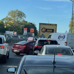 Valentino Driving School - This is how valentino shool driving learns  To make trafick and to cut off 3 lines in a same time