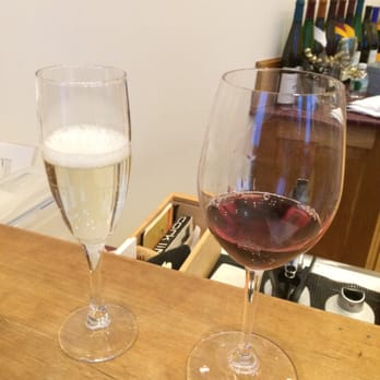 Lamoreaux Landing Wine Cellars - Mediocre wine selection - Wineries Near Me - Lodi, New York