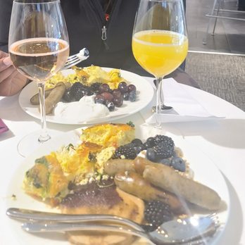 The Centurion Lounge - Airport Lounges Near Me - Dallas, Texas