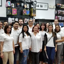 Cell Phones Universe - OUR TEAM.We are here for you!!