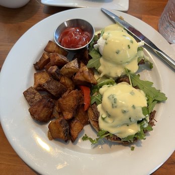 Barking Mad Cafe - Carnitas Benedict - Coffee & Tea Near Me - Gaithersburg, Maryland