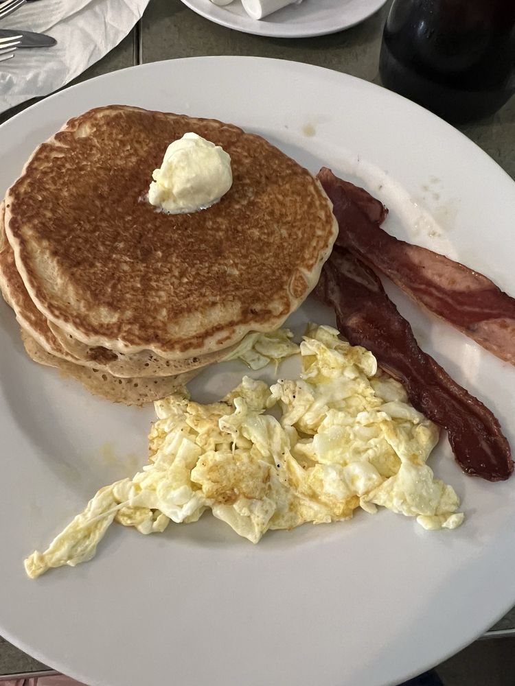 Food from Breakfast Paradise - Hempstead