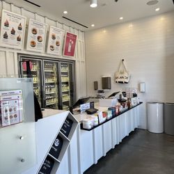 Pressed Juicery - Lobby