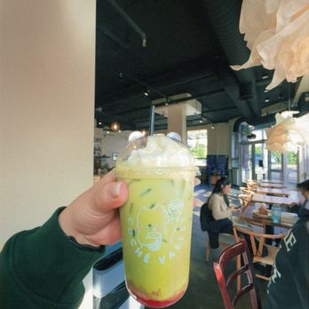 Coche Valley Dessert Cafe - Strawberry Matcha - Desserts Near Me - Seattle, Washington Coche Valley Dessert Cafe - Strawberry Matcha - Desserts Near Me - Seattle, Washington