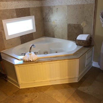 Bayfront Marin House - Tub - Hotels Near Me - Saint Augustine, Florida