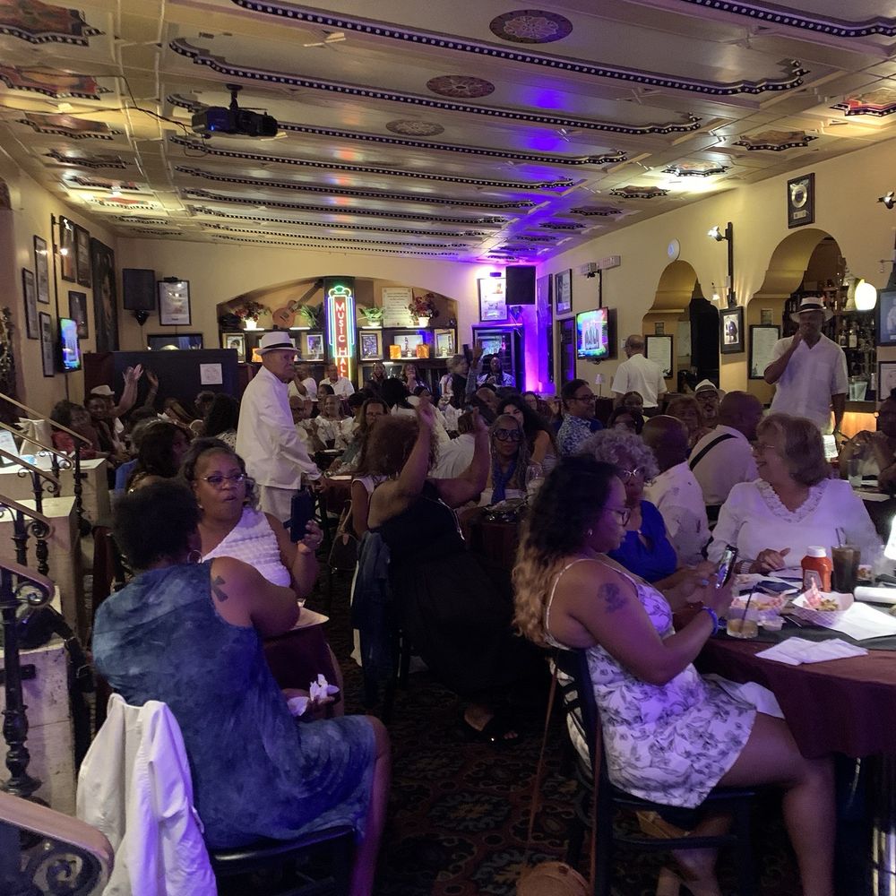 Aretha's Jazz Cafe - Standing room only - Dinner Theater Near Me - Detroit, Michigan Aretha's Jazz Cafe - Standing room only - Dinner Theater Near Me - Detroit, Michigan