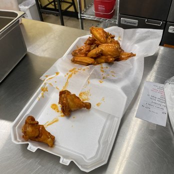 Billy Gator's Chicken Wings & Barbeque - Chicken wings - Chicken Wings Near Me - Ocala, Florida
