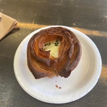 Bree'osh - Montecito - Egg & bacon brioche - Coffee & Tea Near Me - Santa Barbara, California