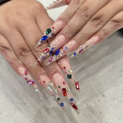 Glowzy Nail Bar