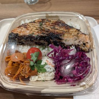 Guzzu Bento-ya - Salmon benton - Japanese Near Me - Los Angeles, California