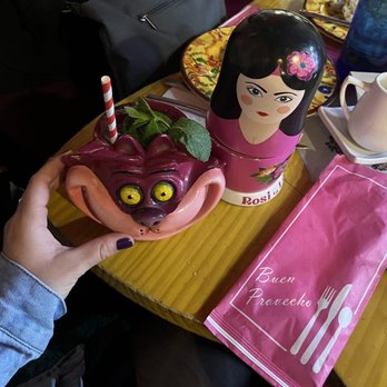 Rosi La Loca - Crazy cat and a rosi drink (inside the doll) - Tapas Bars Near Me - Madrid, M