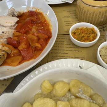 Salsamenteria di Parma - Gnocchi with Gorgonzola, chicken with peppers, polenta with beef ragu - Emilian Near Me - Milan, Michigan