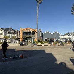Avila Beach Pier - Shops around pier