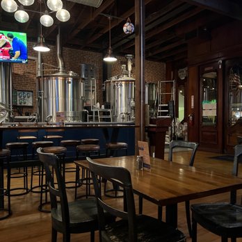 1886 Brewing - Inside seating - Brewpubs Near Me - Orange, California