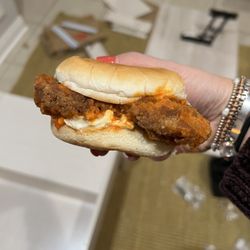 Skinny Butcher Crazy Crispy Chick'n - Buffalo Chickn Sandwich