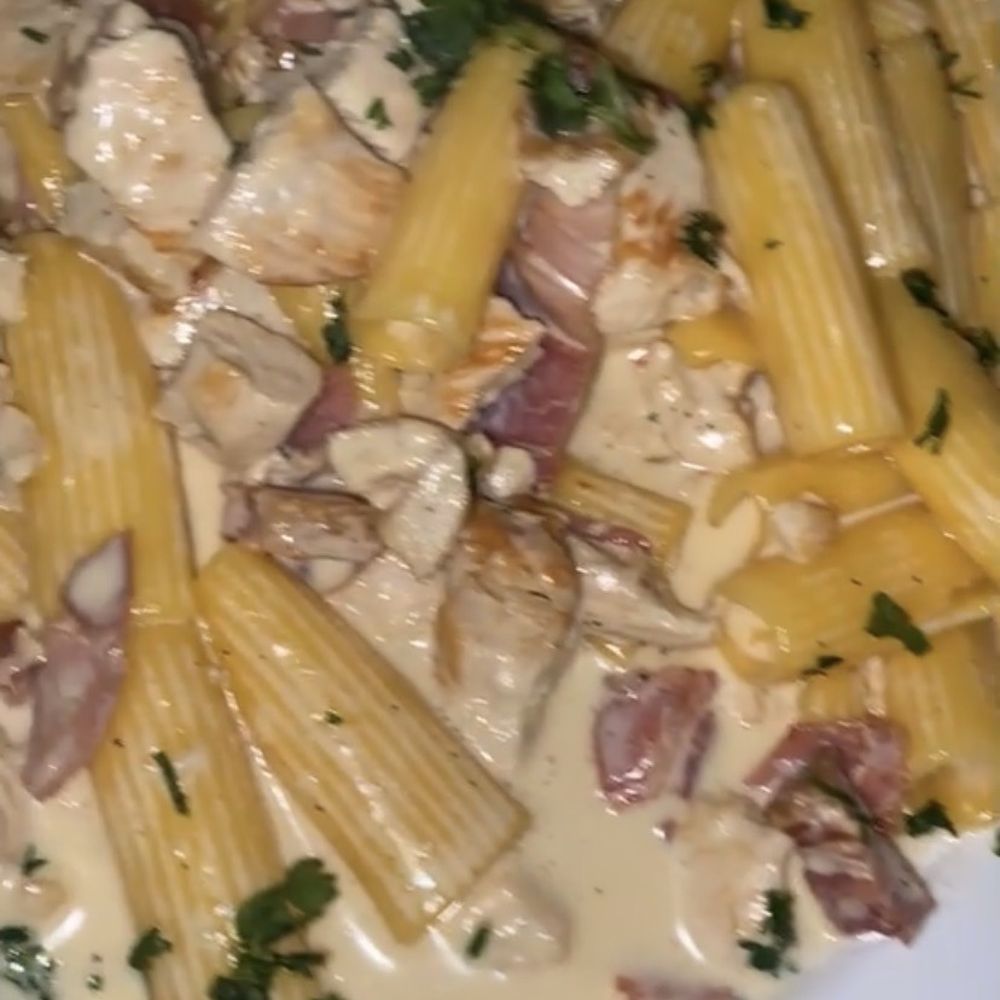 Piccolo Restaurant - Rigatoni di Roma with chicken added - Wine Bars Near Me - Mayfield Heights, Ohio Piccolo Restaurant - Rigatoni di Roma with chicken added - Wine Bars Near Me - Mayfield Heights, Ohio
