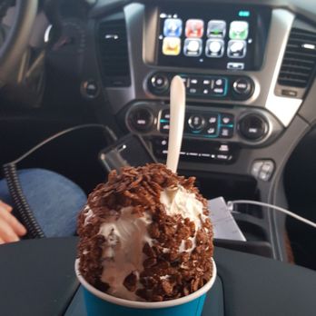 Freskia Ice Cream  - This is a large vanilla with cocoa bits -- I also tried the nutella, which was fabulous! - Ice Cream & Frozen Yogurt Near Me - Sterling Heights, Michigan