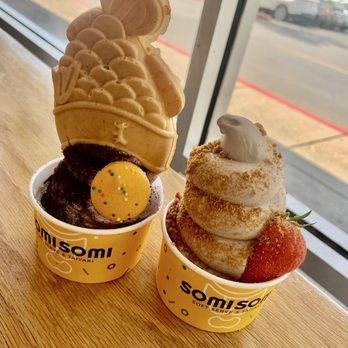 Somisomi - Cookies and cream and taro - Desserts Near Me - Sacramento, California