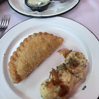 Encuentro Nativo - Empanada + some Provoleta - Argentine Near Me - Buenos Aires, C