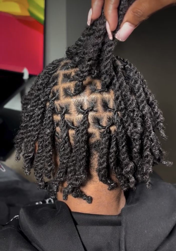 Luxury Locs Logo