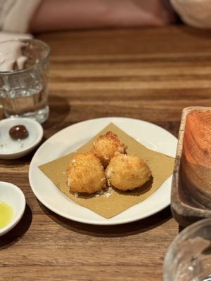 Bocca di Lupo by null