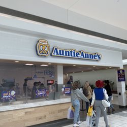 Auntie Anne's - Auntie Annes