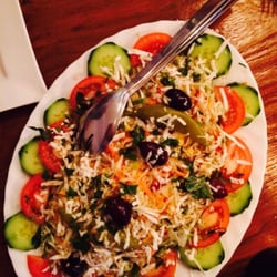 Taverna Surreal - Salat für 3. Ausreichend und schmackhaft.
