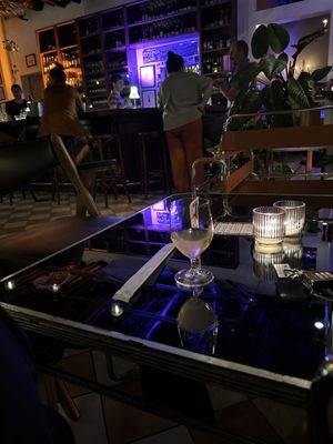 THE TELL ME BAR by null