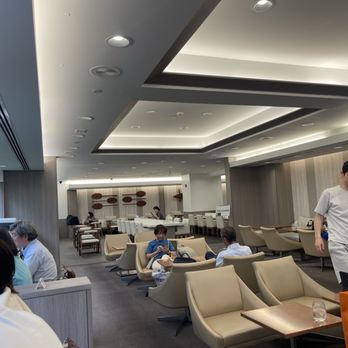 Sakura Lounge - Dining area - Airport Lounges Near Me - Honolulu, Hawaii Sakura Lounge - Dining area - Airport Lounges Near Me - Honolulu, Hawaii