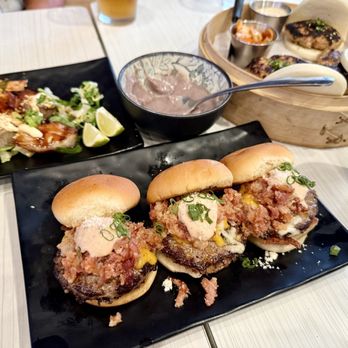 Moani Island Bistro & Bar - Bars Near Me - Kapolei, Hawaii
