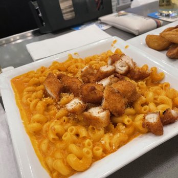 4Corners Tavern - Buffalo Chicken Mac N Cheese - Gastropubs Near Me - Davenport, Florida