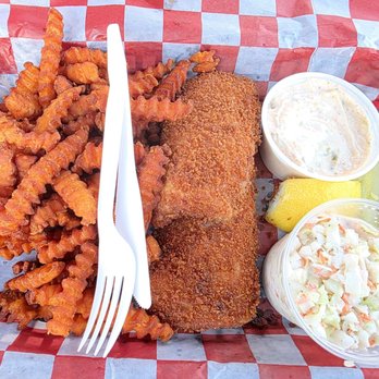 The Beach Club - Whitefish fry with sweet potatoes - American Near Me - La Pointe, Wisconsin The Beach Club - Whitefish fry with sweet potatoes - American Near Me - La Pointe, Wisconsin