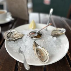 Wright Brothers - Battersea - 3 oysters ($1 each)