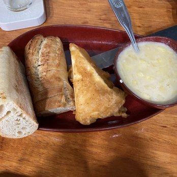 Maui Brewing - Phyllo-Fried Brie - Brewpubs Near Me - Lahaina, Hawaii