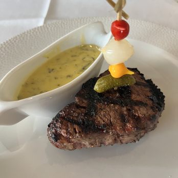 Nosh on Naples Bay - Fillet mignon with béarnaise sauce - New American Near Me - Naples, Florida Nosh on Naples Bay - Fillet mignon with béarnaise sauce - New American Near Me - Naples, Florida