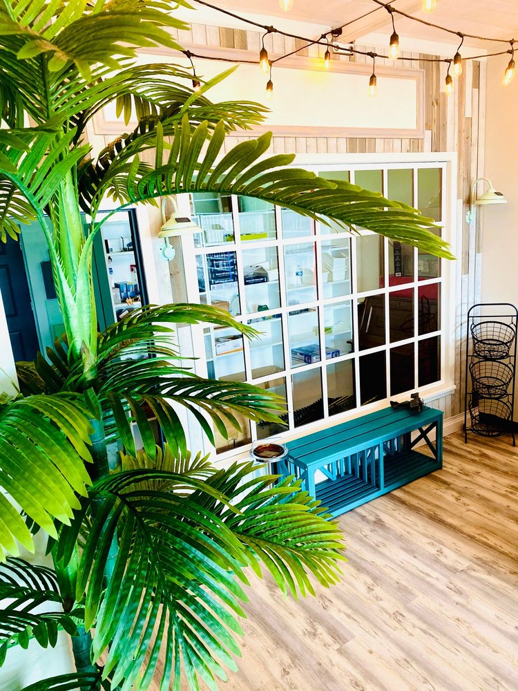 THE JOHNNY WEEKEND COMPANY 16 Photos 19036 Middlebelt Rd, Livonia