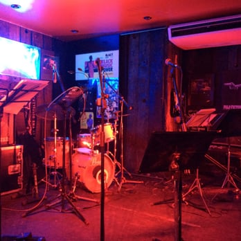 Black Note - Esperando a que empiece - Music Venues Near Me - Valencia, V