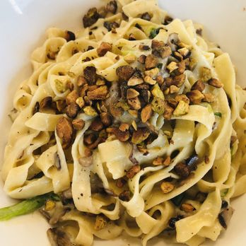Levetto - Pistachio e Funghi Pasta - Italian Near Me - Thornhill, Ontario