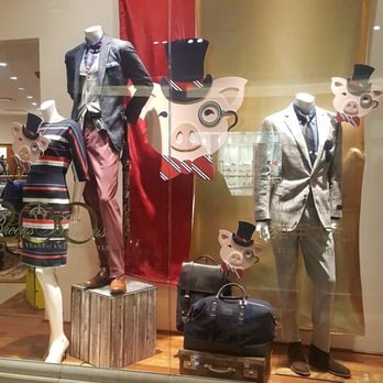 Brooks Brothers - Window display - Men's Clothing Near Me - ORLANDO, Florida Brooks Brothers - Window display - Men's Clothing Near Me - ORLANDO, Florida