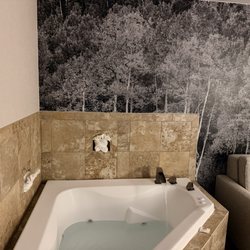 King suite whirlpool